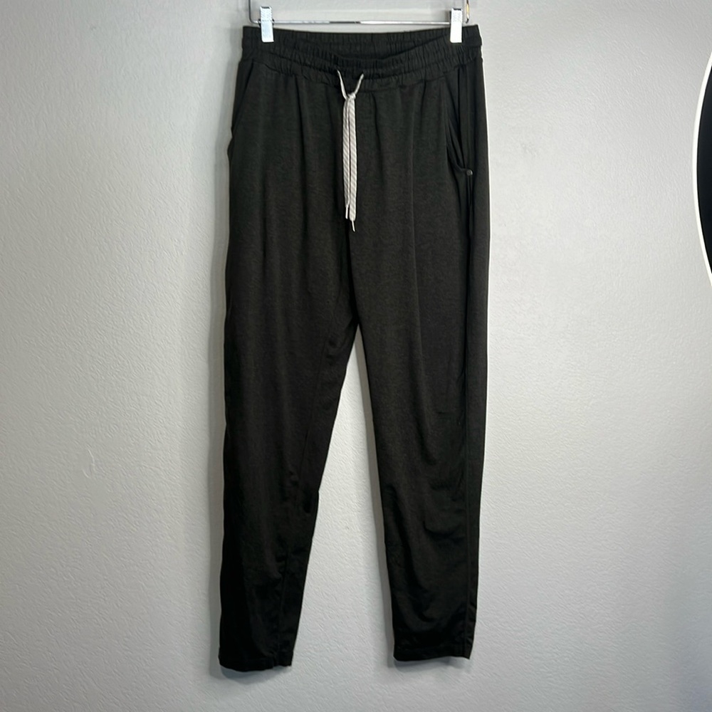 Vuori Men’s Performance Jogger Dreamknit